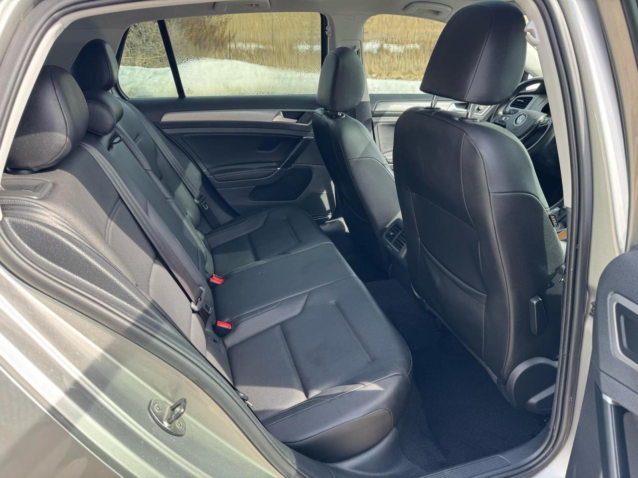 2017 Volkswagen Golf HIGHLINE | ONE OWNER | CLEAN CARFAX | LEATHER | Photo9