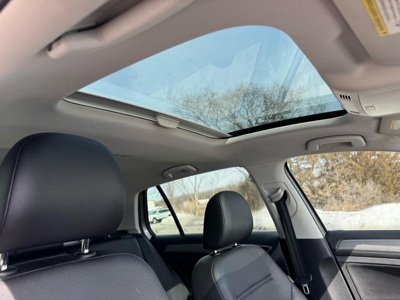 2017 Volkswagen Golf HIGHLINE | ONE OWNER | CLEAN CARFAX | LEATHER | Photo8