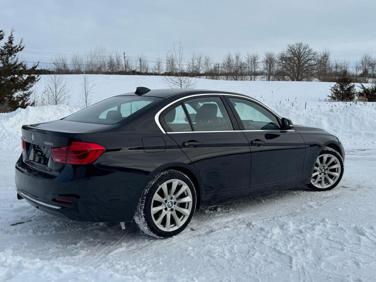 2017 BMW 3 Series 320XI | CLEAN CARFAX | NAVIGATION | Photo5