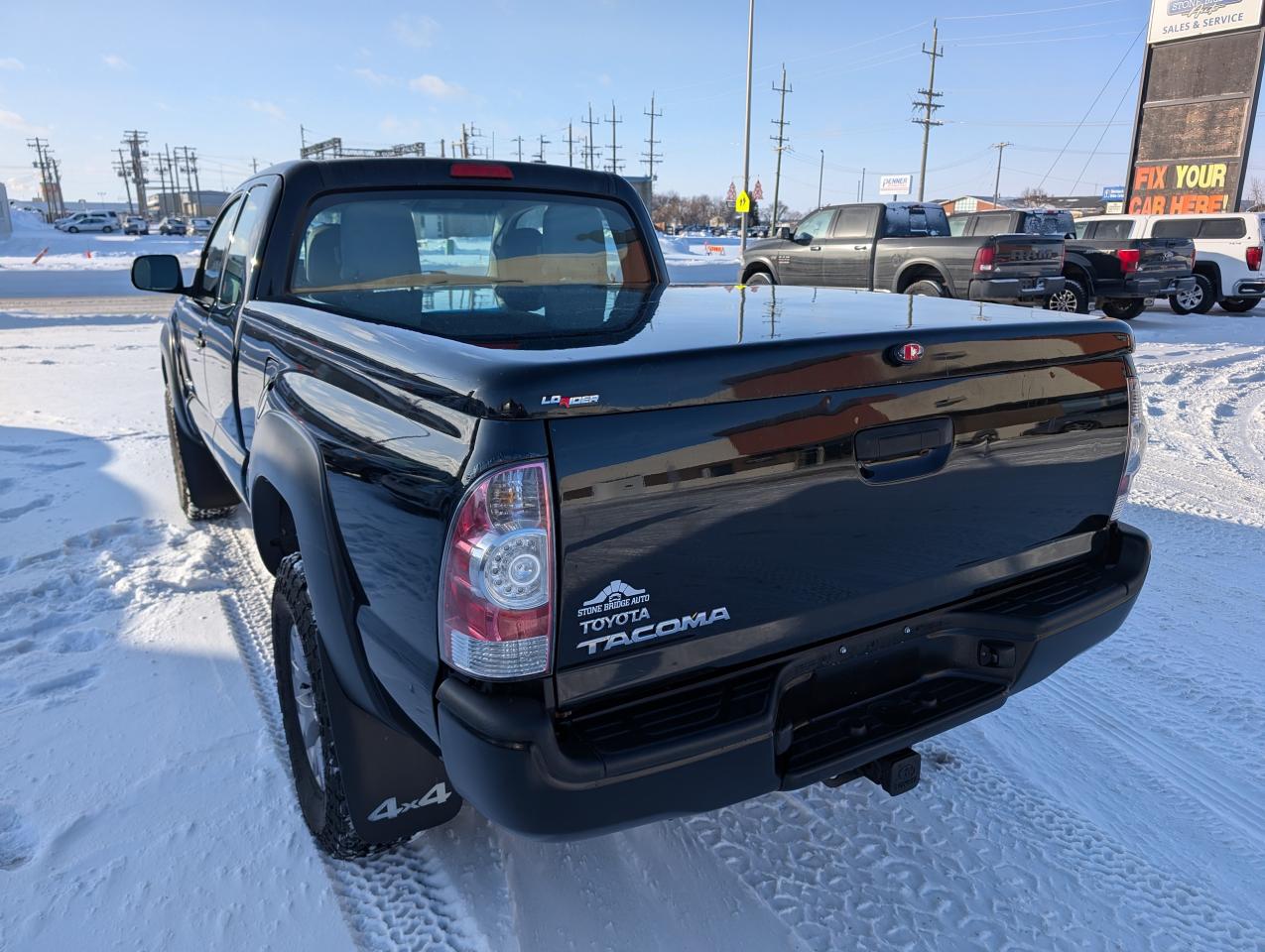 2011 Toyota Tacoma  - Photo #5