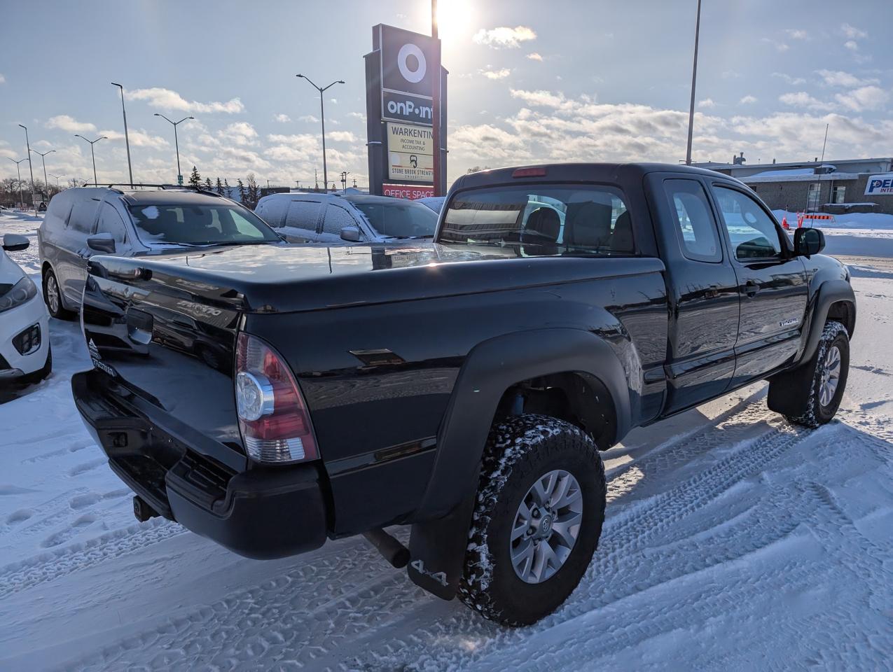 2011 Toyota Tacoma  - Photo #4