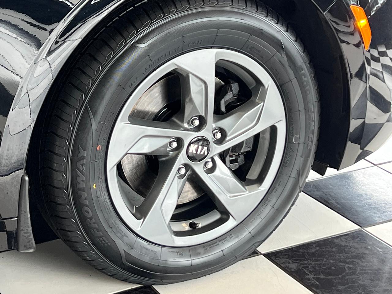 2021 Kia K5 LX AWD+New Tires+RemoteStart+LaneKeep+CLEAN CARFAX Photo