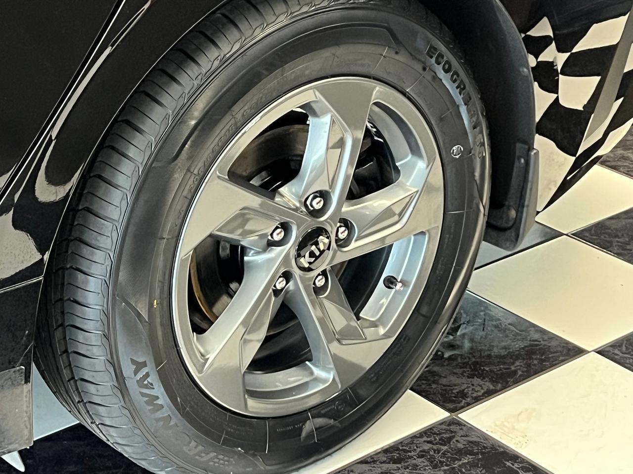 2021 Kia K5 LX AWD+New Tires+RemoteStart+LaneKeep+CLEAN CARFAX Photo