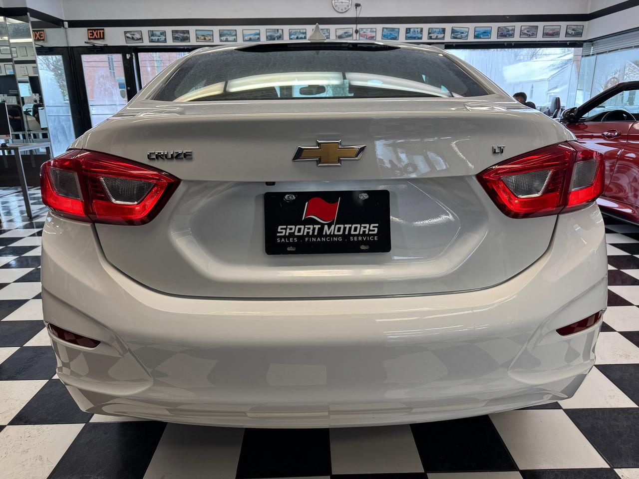2017 Chevrolet Cruze LT+Camera+Heated Seats+A/C+CLEAN CARFAX Photo