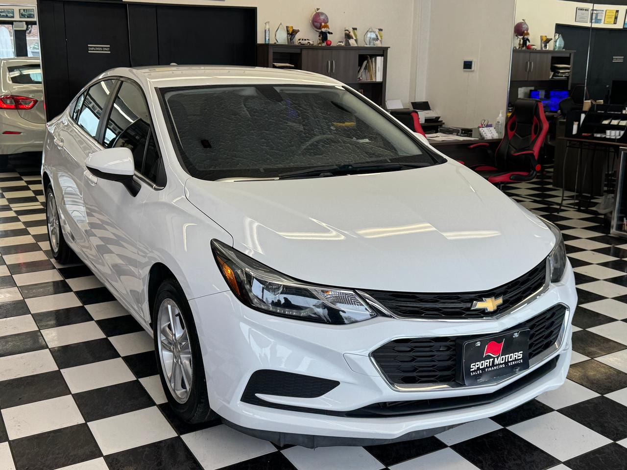 2017 Chevrolet Cruze LT+Camera+Heated Seats+A/C+CLEAN CARFAX Photo