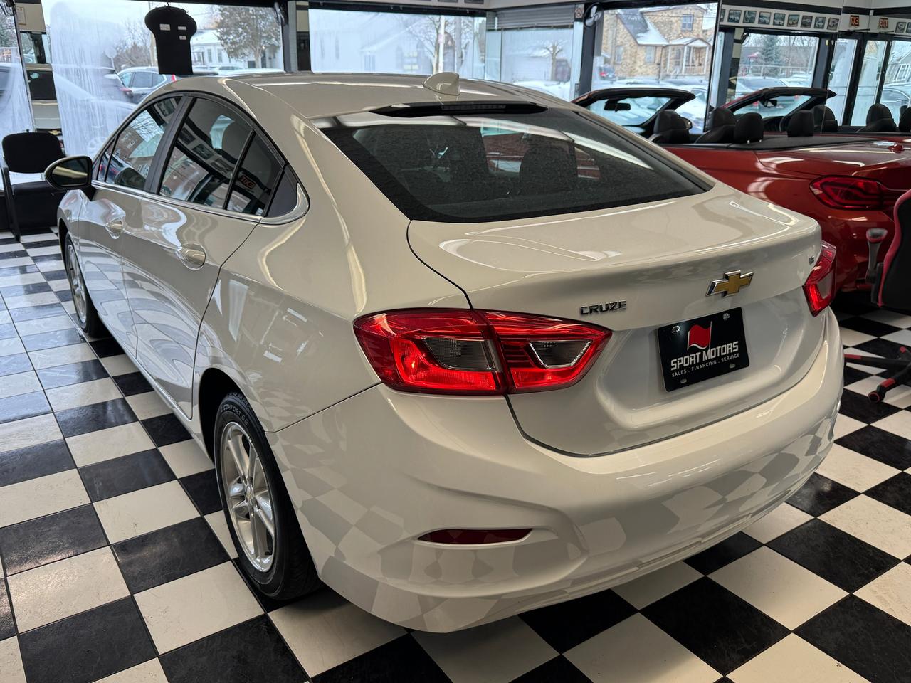 2017 Chevrolet Cruze LT+Camera+Heated Seats+A/C+CLEAN CARFAX Photo