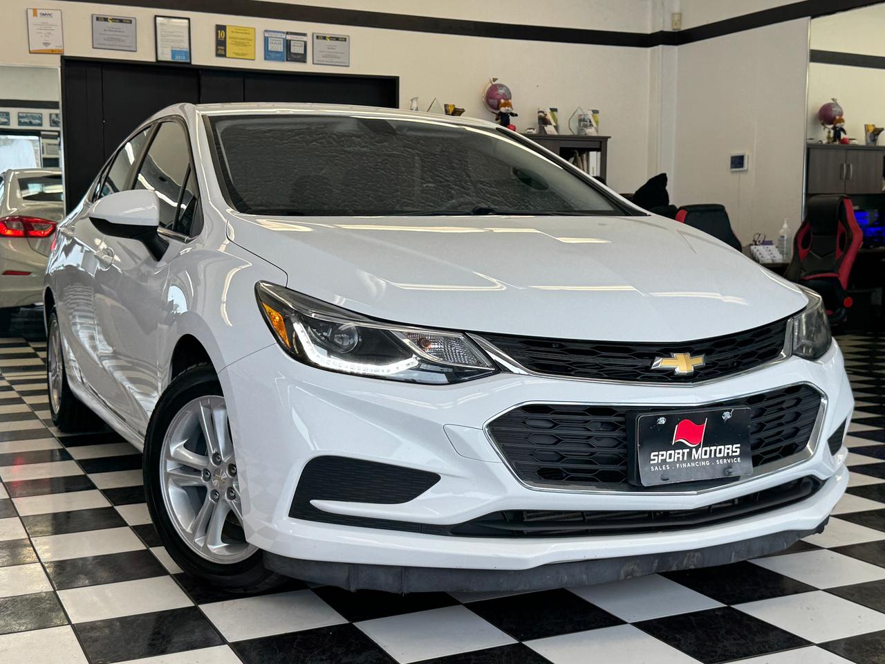 2017 Chevrolet Cruze LT+Camera+Heated Seats+A/C+CLEAN CARFAX Photo