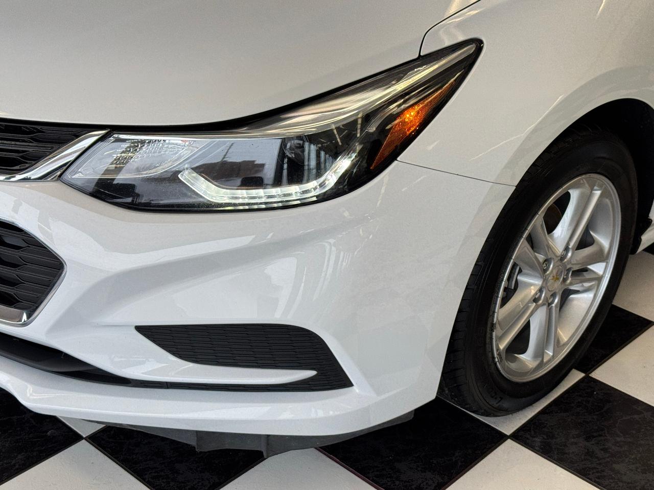 2017 Chevrolet Cruze LT+Camera+Heated Seats+A/C+CLEAN CARFAX Photo