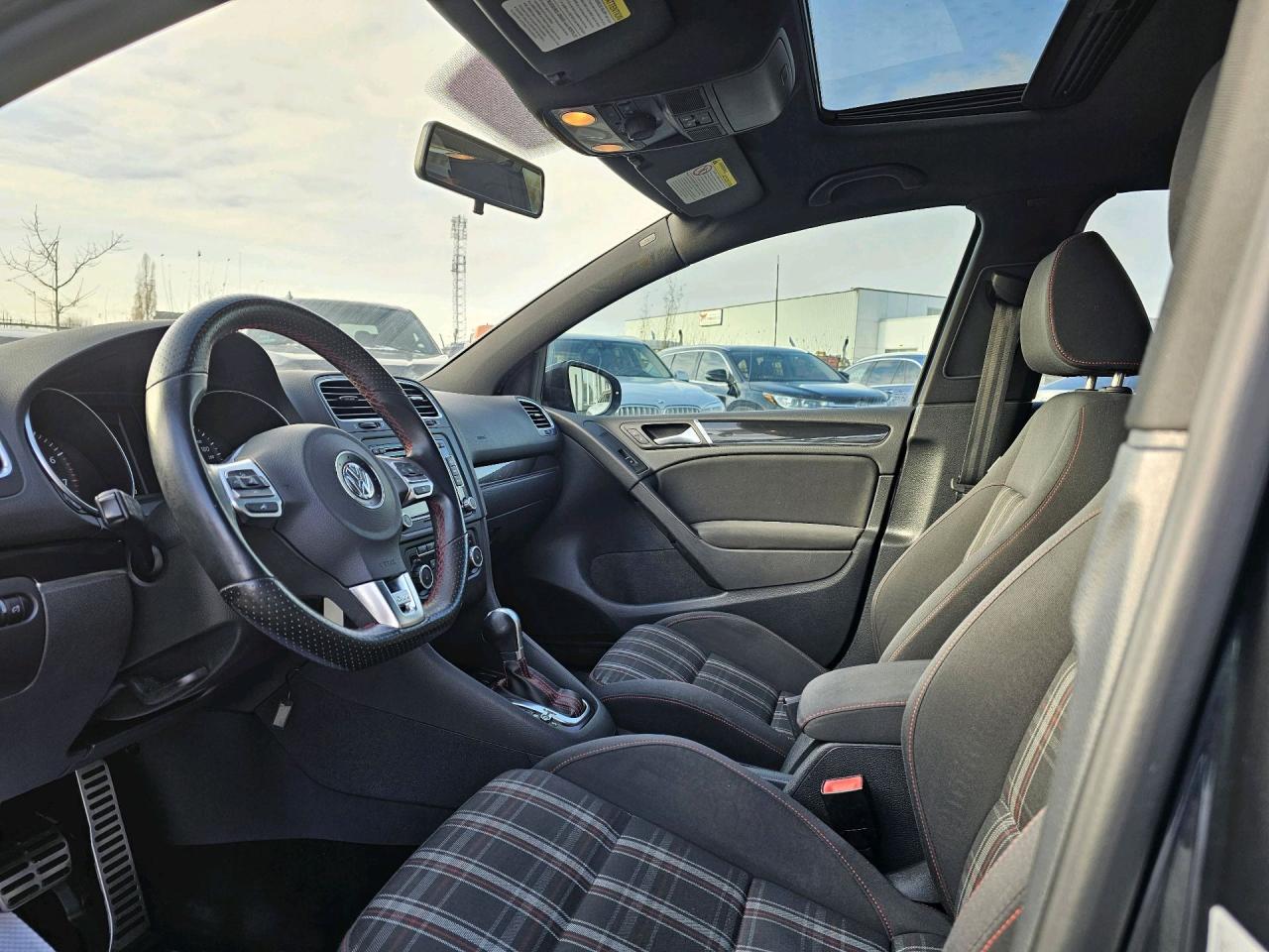 2010 Volkswagen Golf GTI 5dr HB DSG - Photo #10