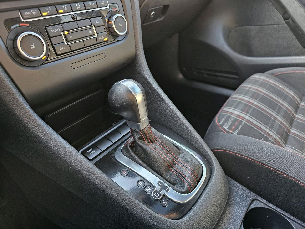 2010 Volkswagen Golf GTI 5dr HB DSG - Photo #13