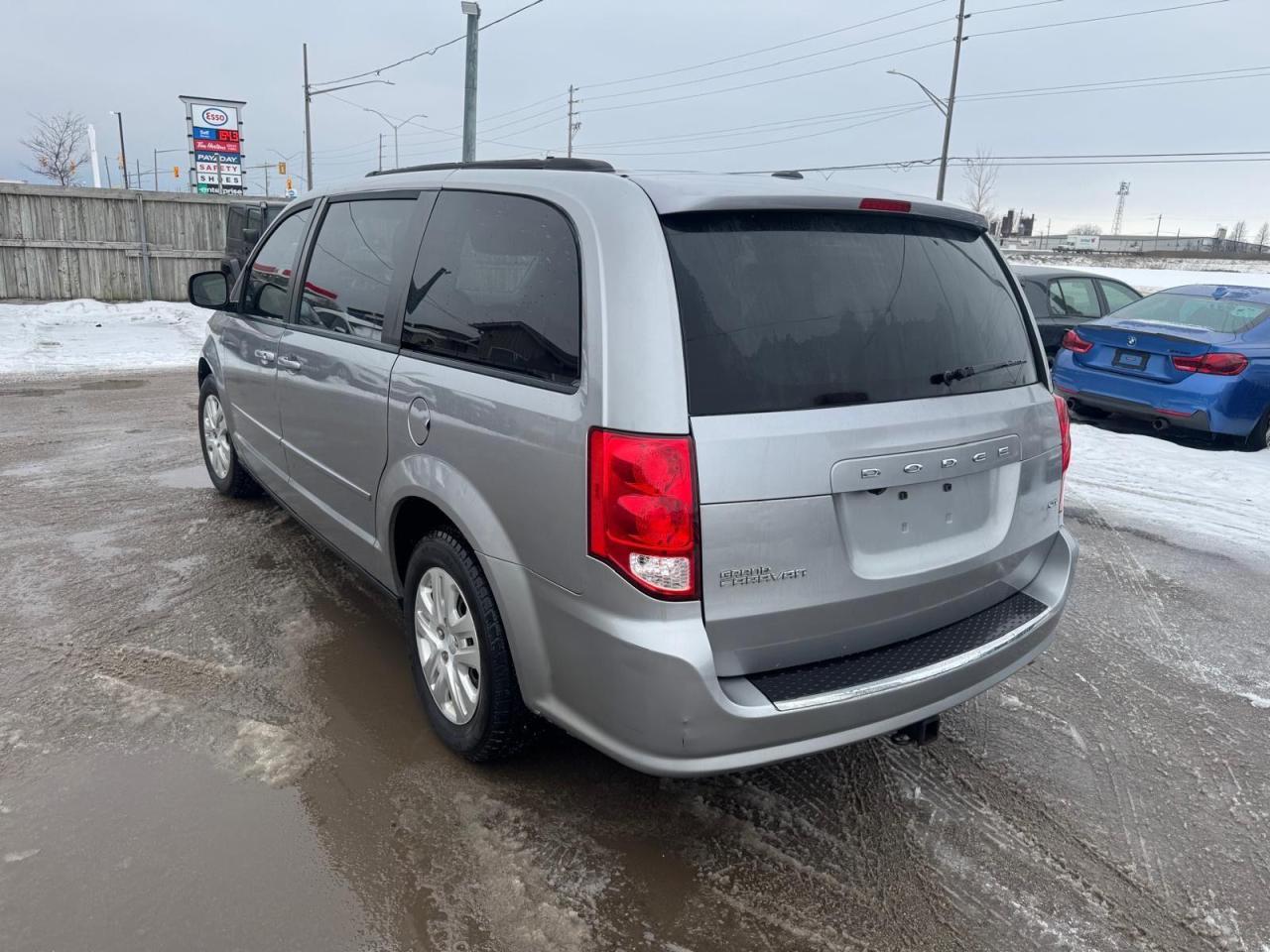 2017 Dodge Grand Caravan SXT, WELL SERVICED, 2 SETS OF WHEELS, CERTIFIED - Photo #3