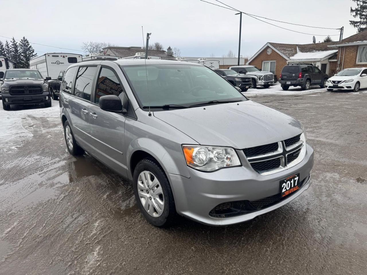 2017 Dodge Grand Caravan SXT, WELL SERVICED, 2 SETS OF WHEELS, CERTIFIED - Photo #7