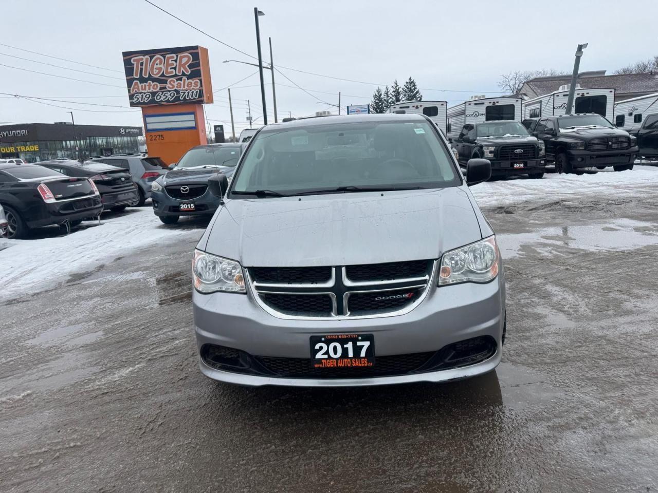 2017 Dodge Grand Caravan SXT, WELL SERVICED, 2 SETS OF WHEELS, CERTIFIED - Photo #8