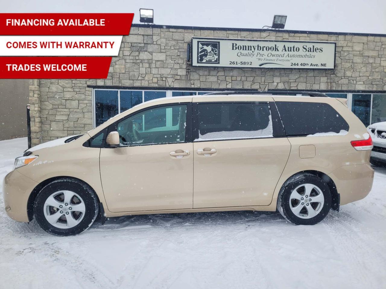 Used 2012 Toyota Sienna V6 LE 8-Pass FWD/REARVIEW CAMERA for sale in Calgary, AB