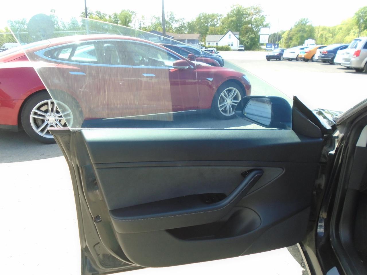 2018 Tesla Model 3 MID RANGE RWD - Photo #9