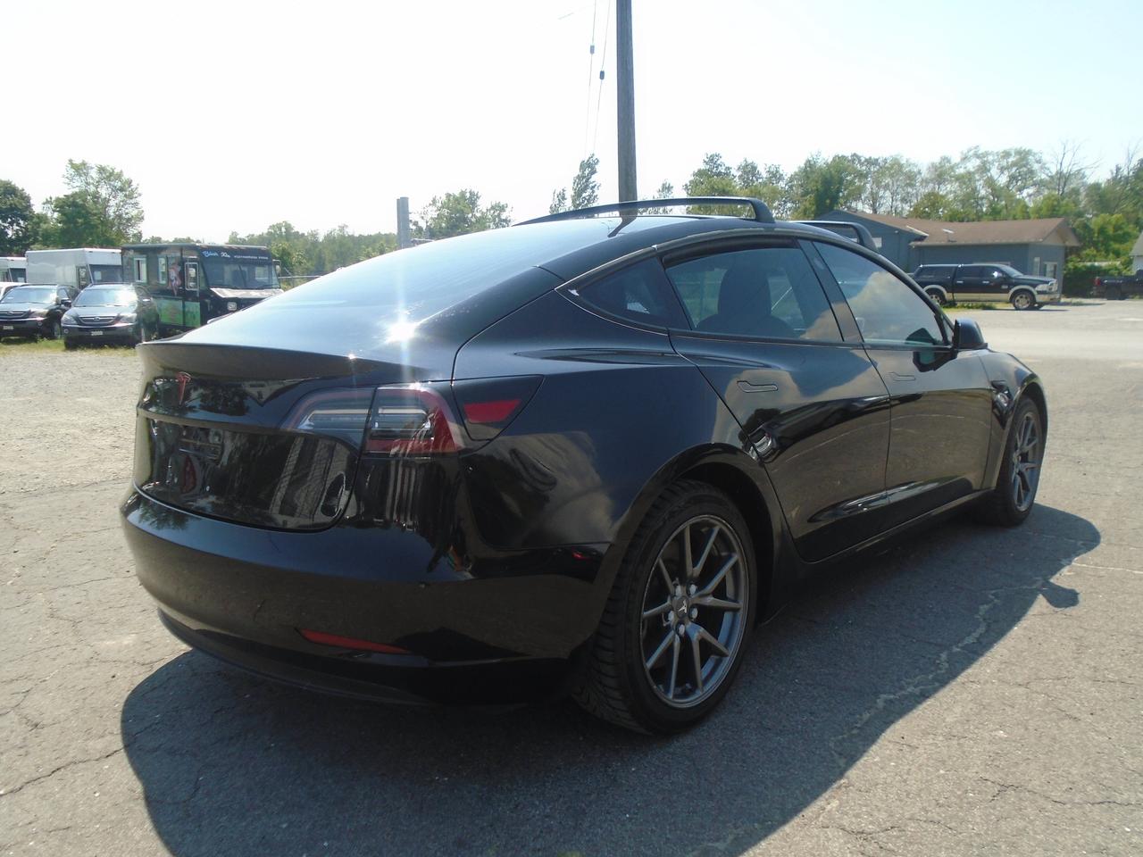 2018 Tesla Model 3 Mid Range Battery 341KM Full Charge Photo