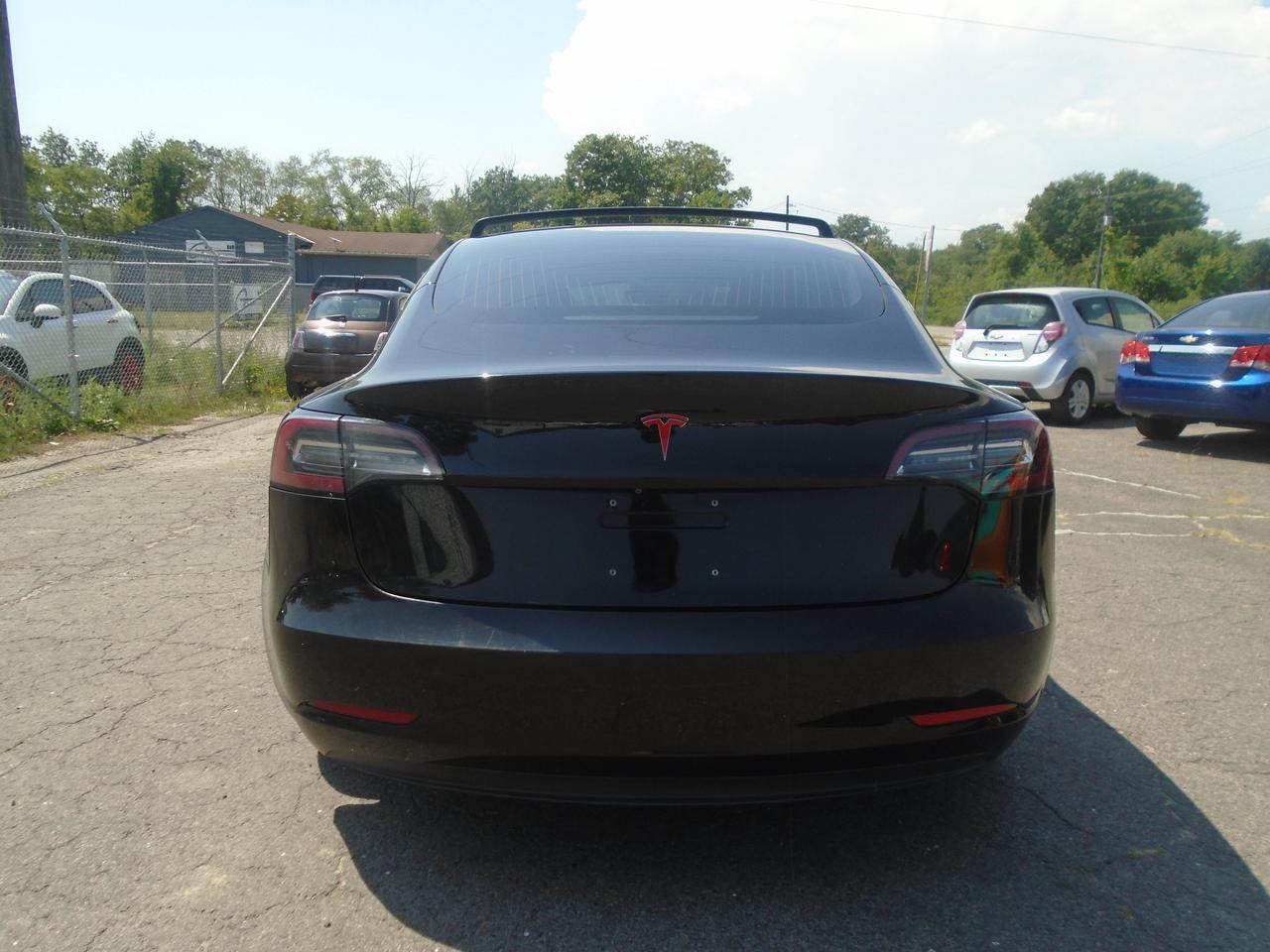 2018 Tesla Model 3 Mid Range Battery 341KM Full Charge Photo