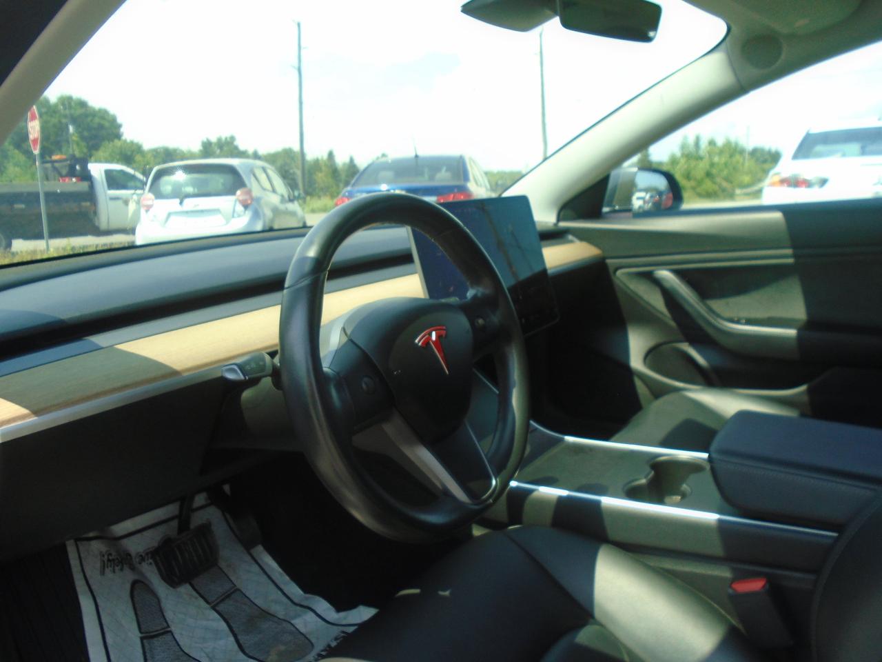 2018 Tesla Model 3 Mid Range Battery 341KM Full Charge Photo