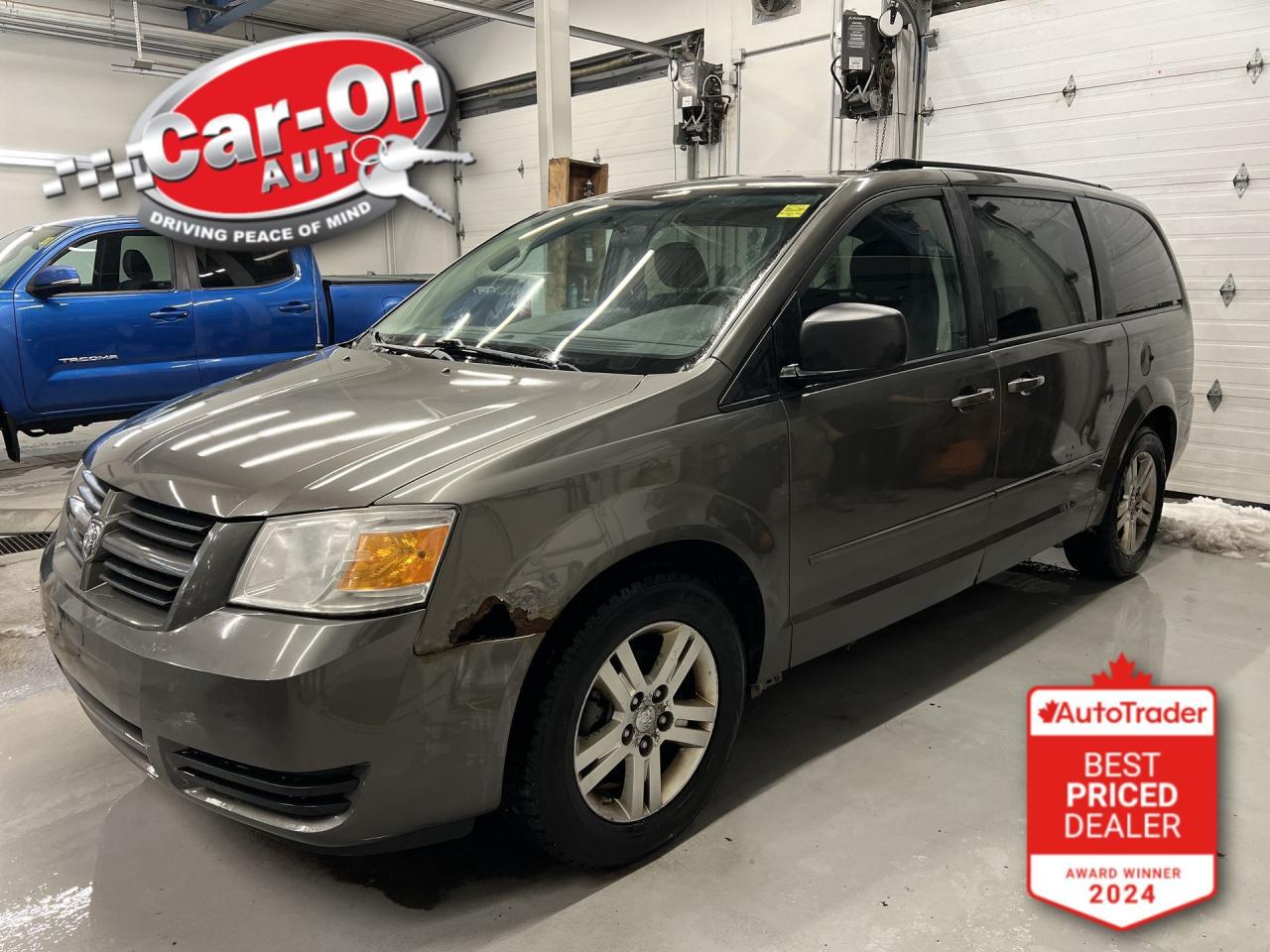 Used 2010 Dodge Grand Caravan | LOW KMS! | 7-PASS | KEYLESS ENTRY | ALLOYS for sale in Ottawa, ON