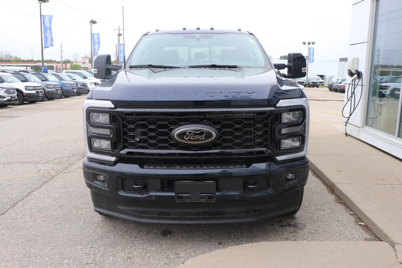 2025 Ford F-250 Super Duty SRW LARIAT 4WD CREW CAB 6.75' BOX Photo2