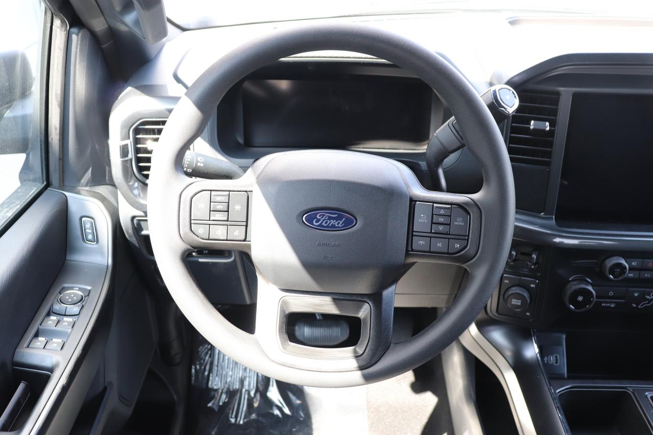 2025 Ford F-150 STX 4WD SuperCrew 5.5' Box Photo5