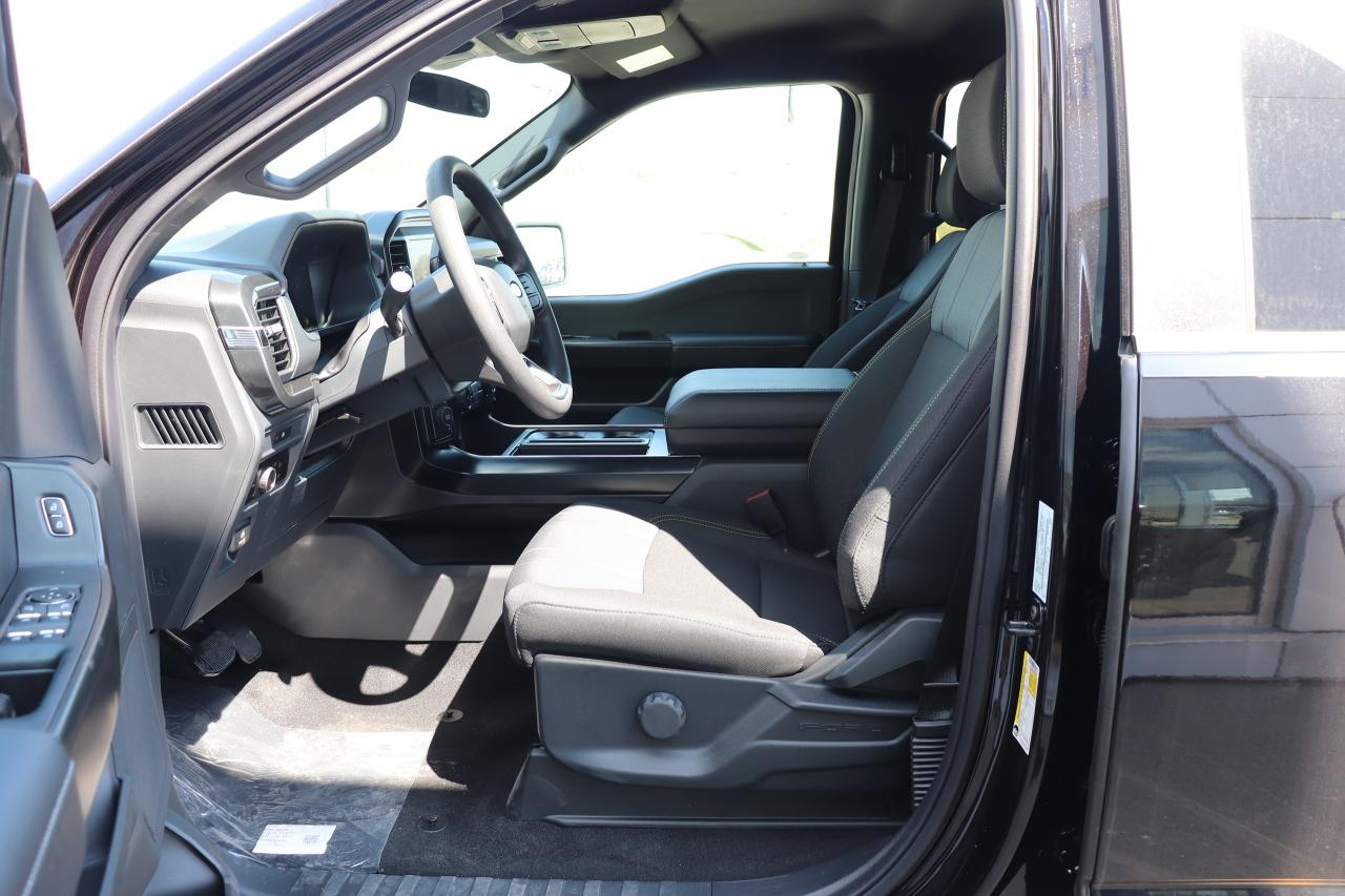 2025 Ford F-150 STX 4WD SuperCrew 5.5' Box Photo5