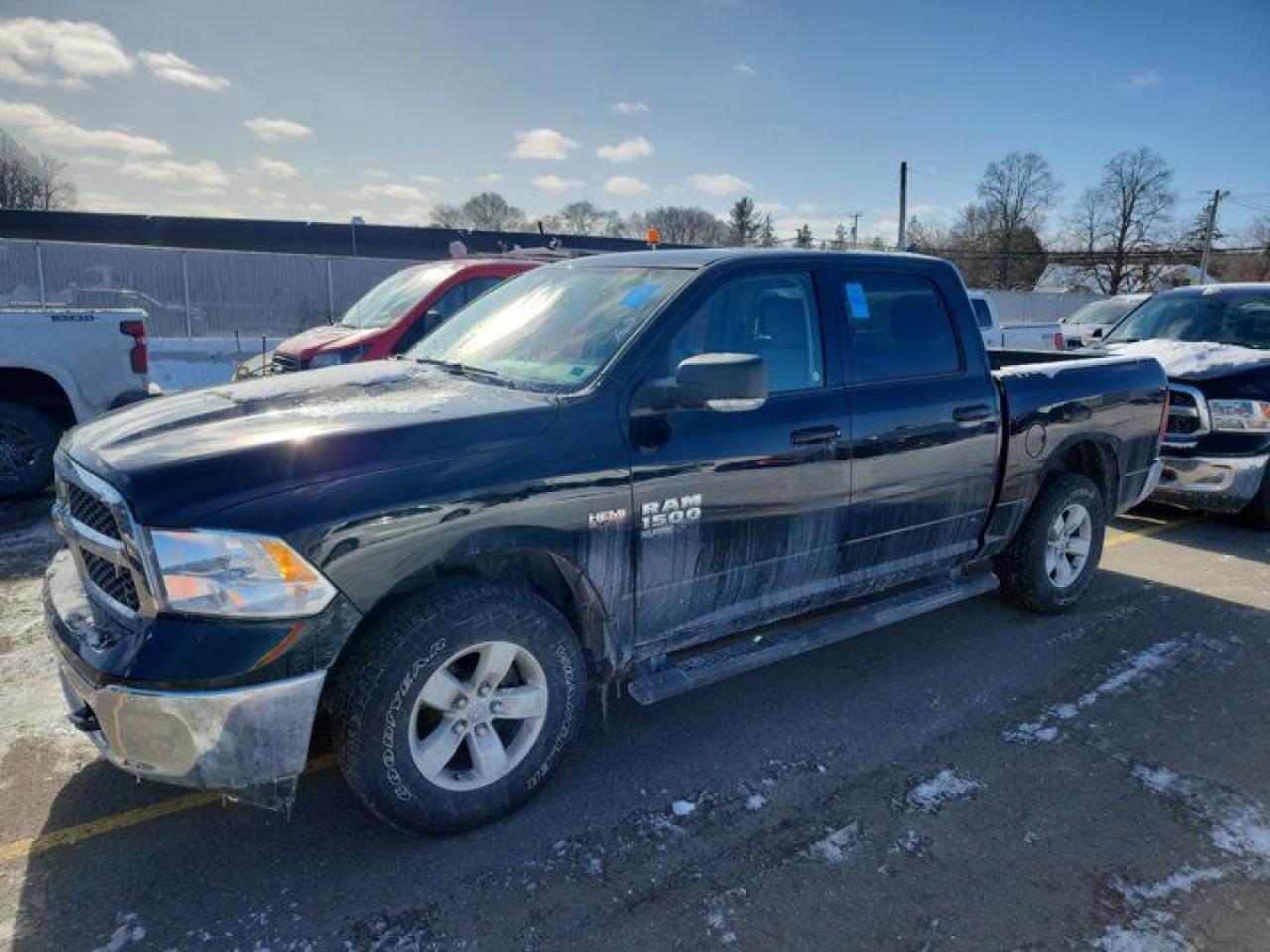 Used 2022 RAM 1500 Classic SLT Crew 4X4 | 5.7L Hemi | Heated Steering + Seats | Remote Start | Power Seat | CarPlay + Android | for sale in Guelph, ON