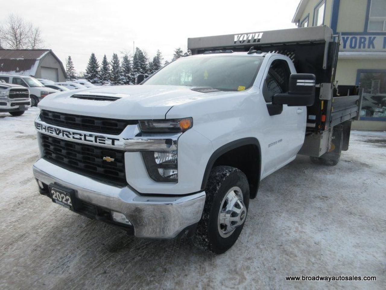 Used 2022 Chevrolet Silverado 3500 1-TON LT-MODEL 3 PASSENGER 6.6L - V8.. 4X4.. REGULAR-CAB.. HYDRAULIC-FLAT-DECK.. HEATED SEATS & WHEEL.. BACK-UP CAMERA.. TRAILER BRAKE.. for sale in Bradford, ON