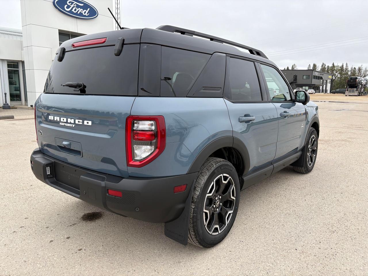 2025 Ford Bronco Sport Outer Banks 4X4 Photo4