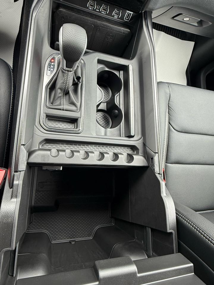 2025 RAM 1500 SPORT 4X4 CREW CAB 5'7" BOX Photo45