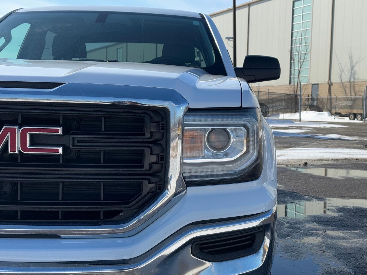 2018 GMC Sierra 1500 4WD CREW CAB 153.0" **GREAT SERVICE HISTORY** - Photo #10