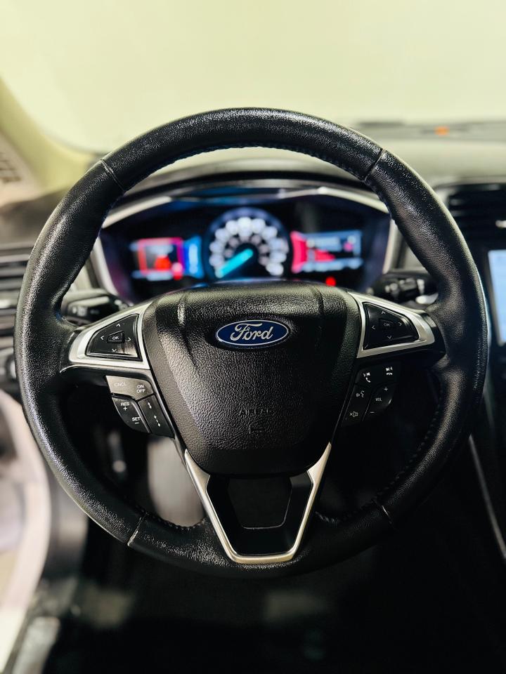 2020 Ford Fusion Hybrid Titanium - Photo #11