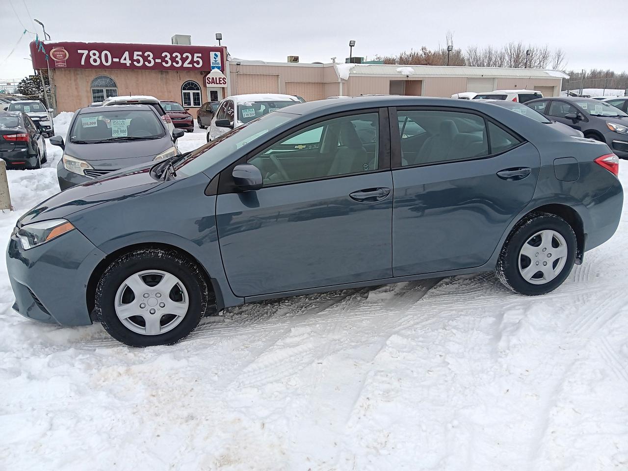 2015 Toyota Corolla sedan - Photo #4