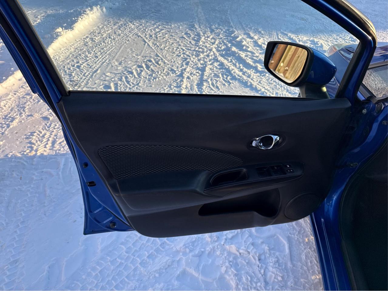 2015 Nissan Versa Note S (SR) - Photo #18