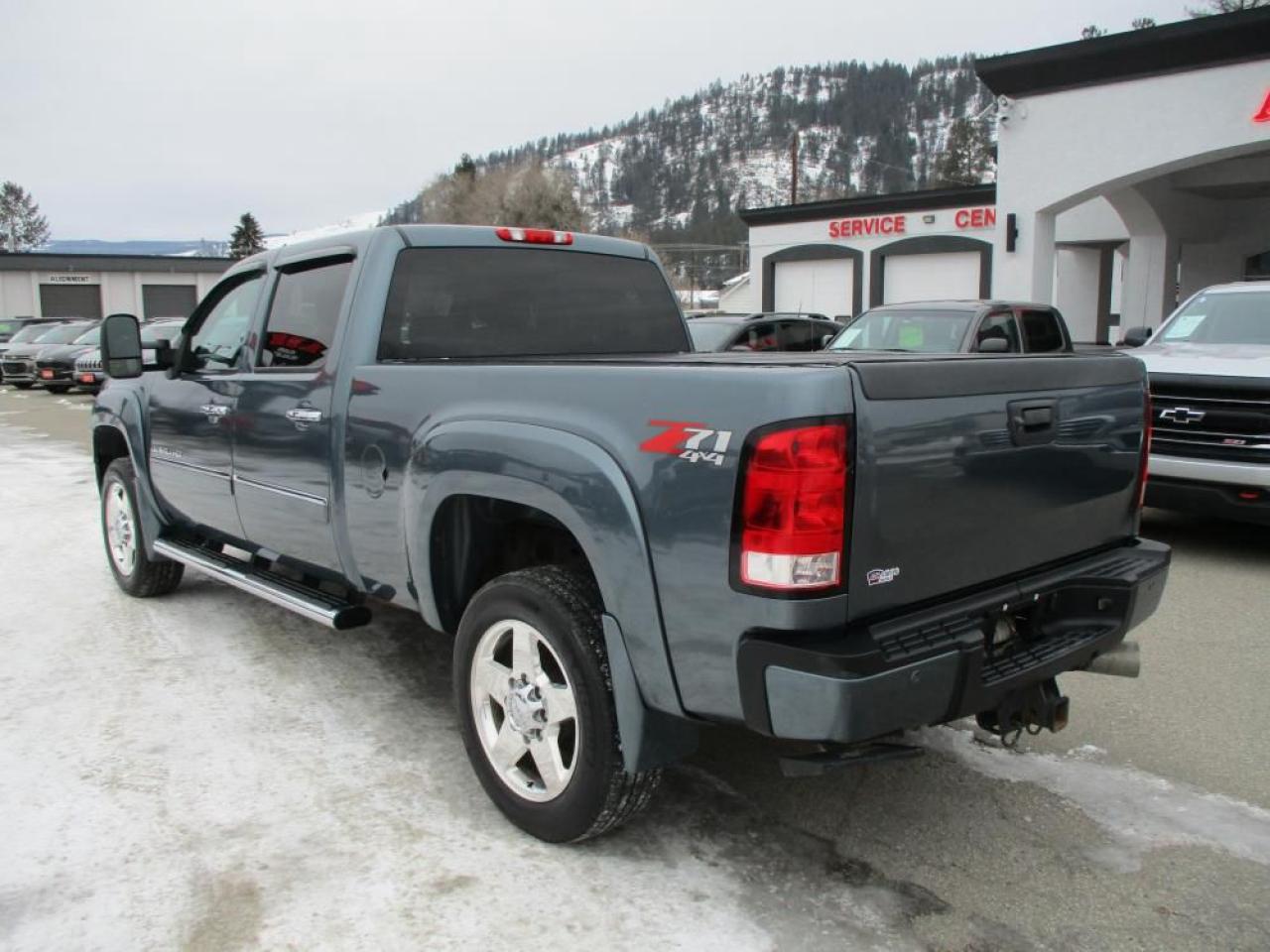 2012 GMC Sierra 2500 HD Denali Crew Cab 4WD Photo6