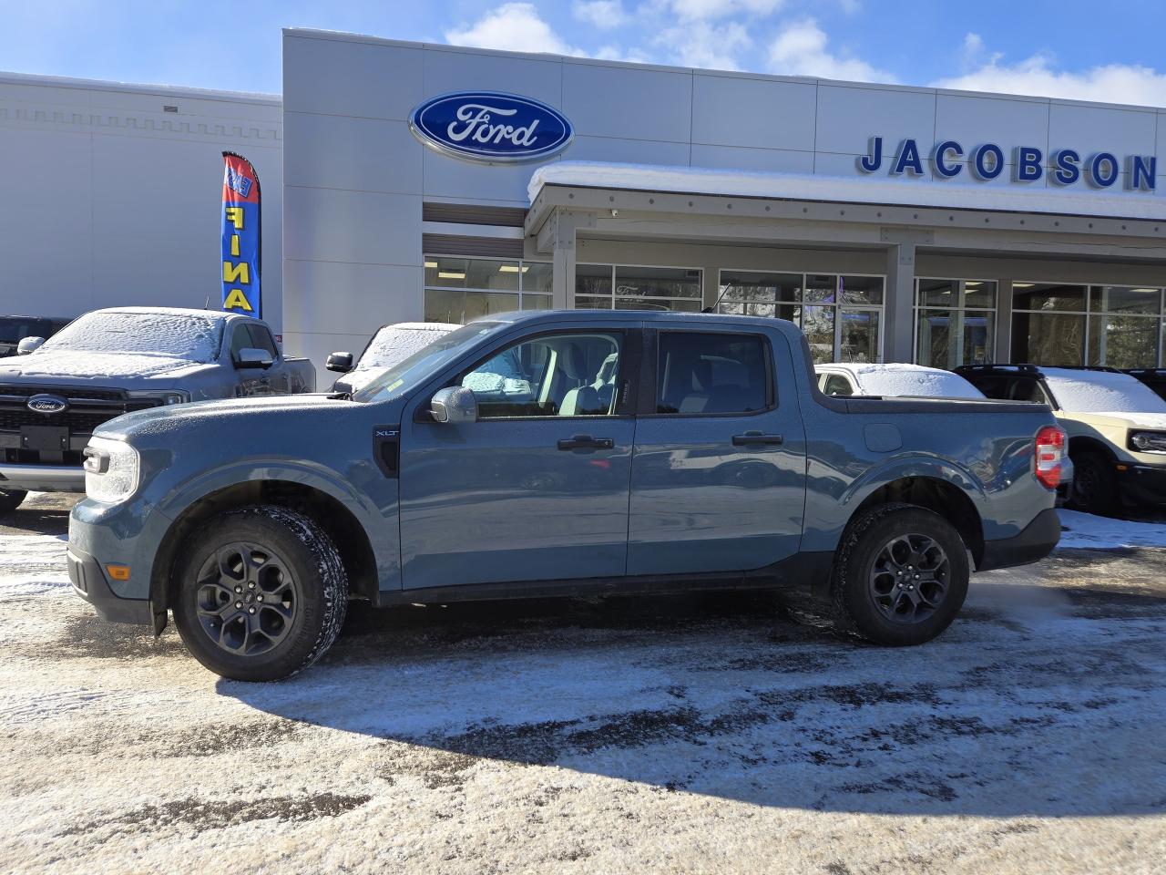 2023 Ford MAVERICK XLT Photo