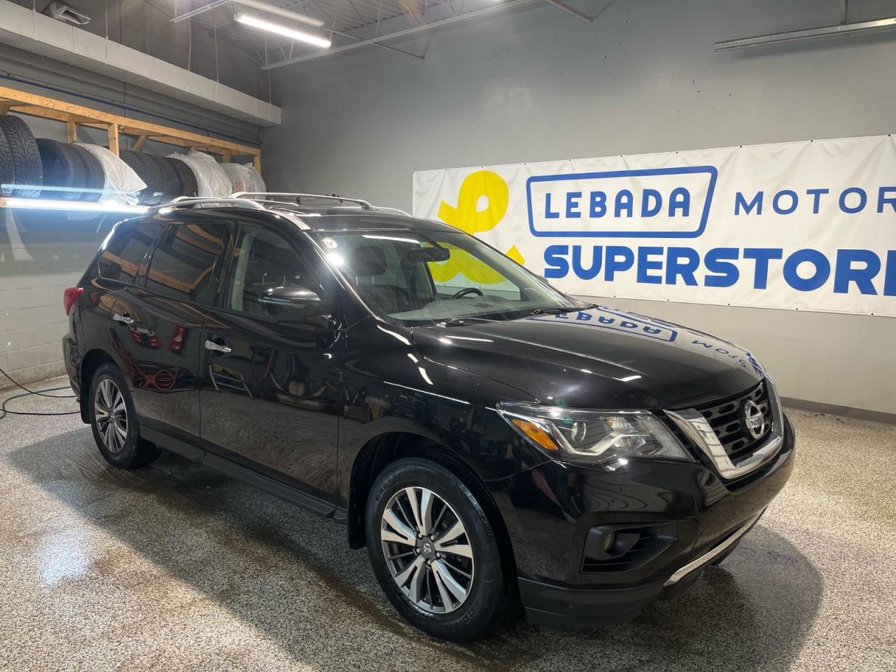 Used 2018 Nissan Pathfinder SL * 4WD * 7 Passenger * Navigation System * Leather Seats * Dual Pane Sunroof * Remote Start System * 360 View Camera w/ Parking Sensors * Seat Memor for sale in Cambridge, ON