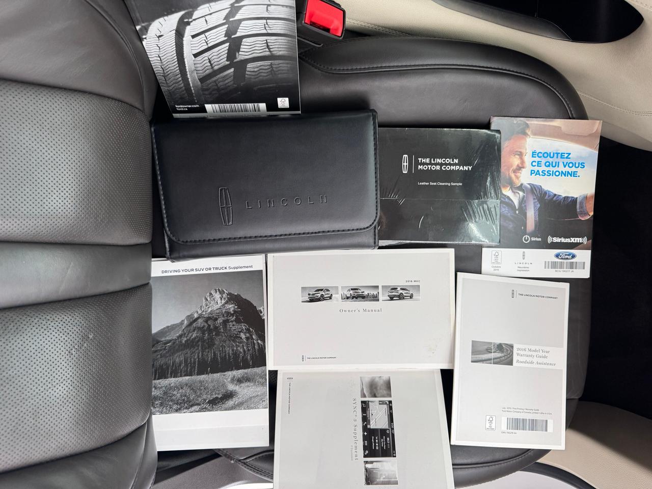2016 Lincoln MKC Select AWD+GPS+Camera+Blind Spot+CLEAN CARFAX Photo