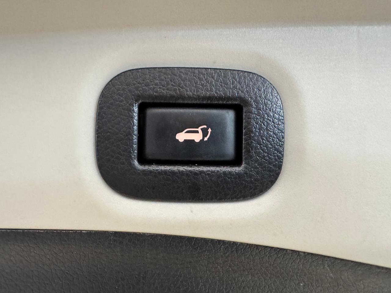 2018 Nissan Rogue SV AWD TECH+Roof+BSM+New Brakes+CLEAN CARFAX Photo