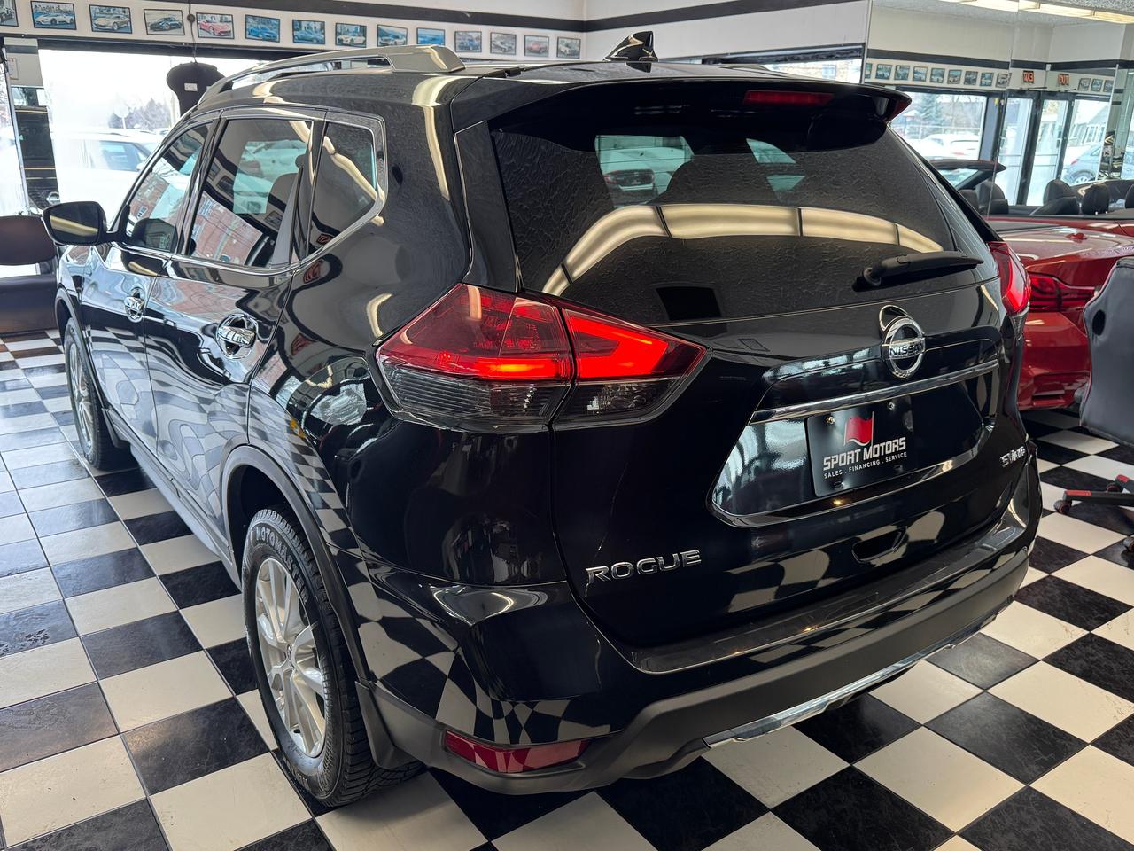 2018 Nissan Rogue SV AWD TECH+Roof+BSM+New Brakes+CLEAN CARFAX Photo