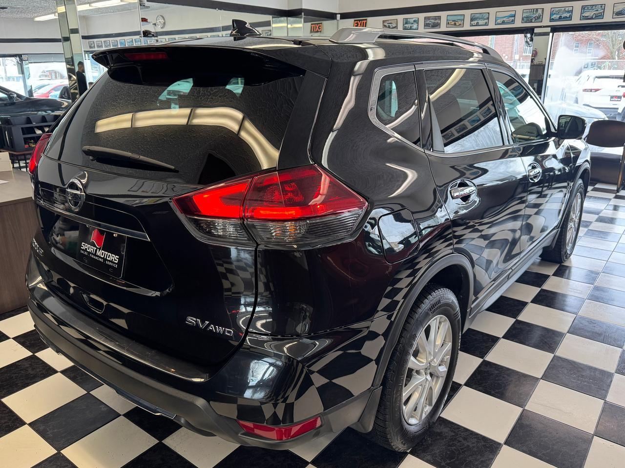 2018 Nissan Rogue SV AWD TECH+Roof+BSM+New Brakes+CLEAN CARFAX Photo