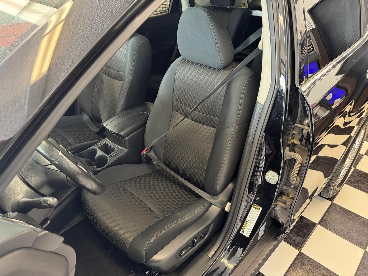 2018 Nissan Rogue SV AWD TECH+Roof+BSM+New Brakes+CLEAN CARFAX Photo