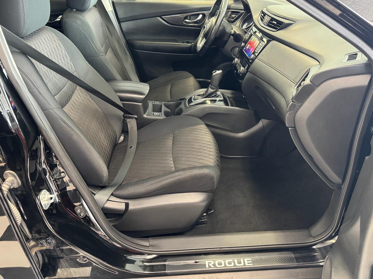 2018 Nissan Rogue SV AWD TECH+Roof+BSM+New Brakes+CLEAN CARFAX Photo