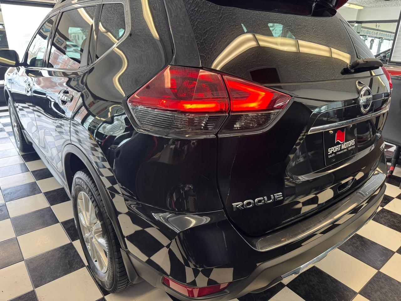 2018 Nissan Rogue SV AWD TECH+Roof+BSM+New Brakes+CLEAN CARFAX Photo