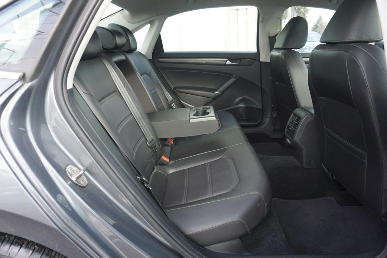 2021 Volkswagen Passat HIGHLINE CERTIFIED CAMERA BLUETOOTH LEATHER HEATED SEATS SUNROOF CRUISE ALLOYS - Photo #17
