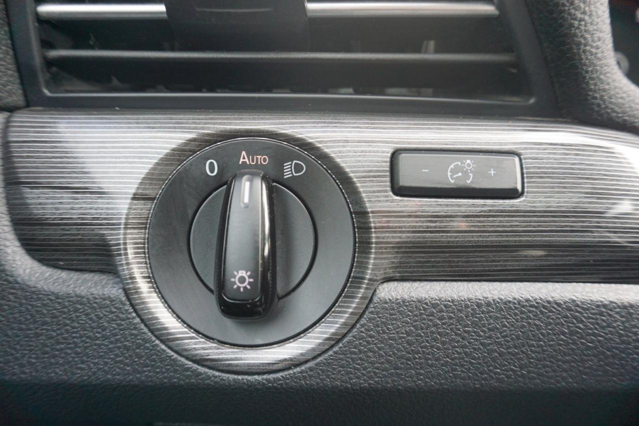 2021 Volkswagen Passat HIGHLINE CERTIFIED CAMERA BLUETOOTH LEATHER HEATED SEATS SUNROOF CRUISE ALLOYS - Photo #27
