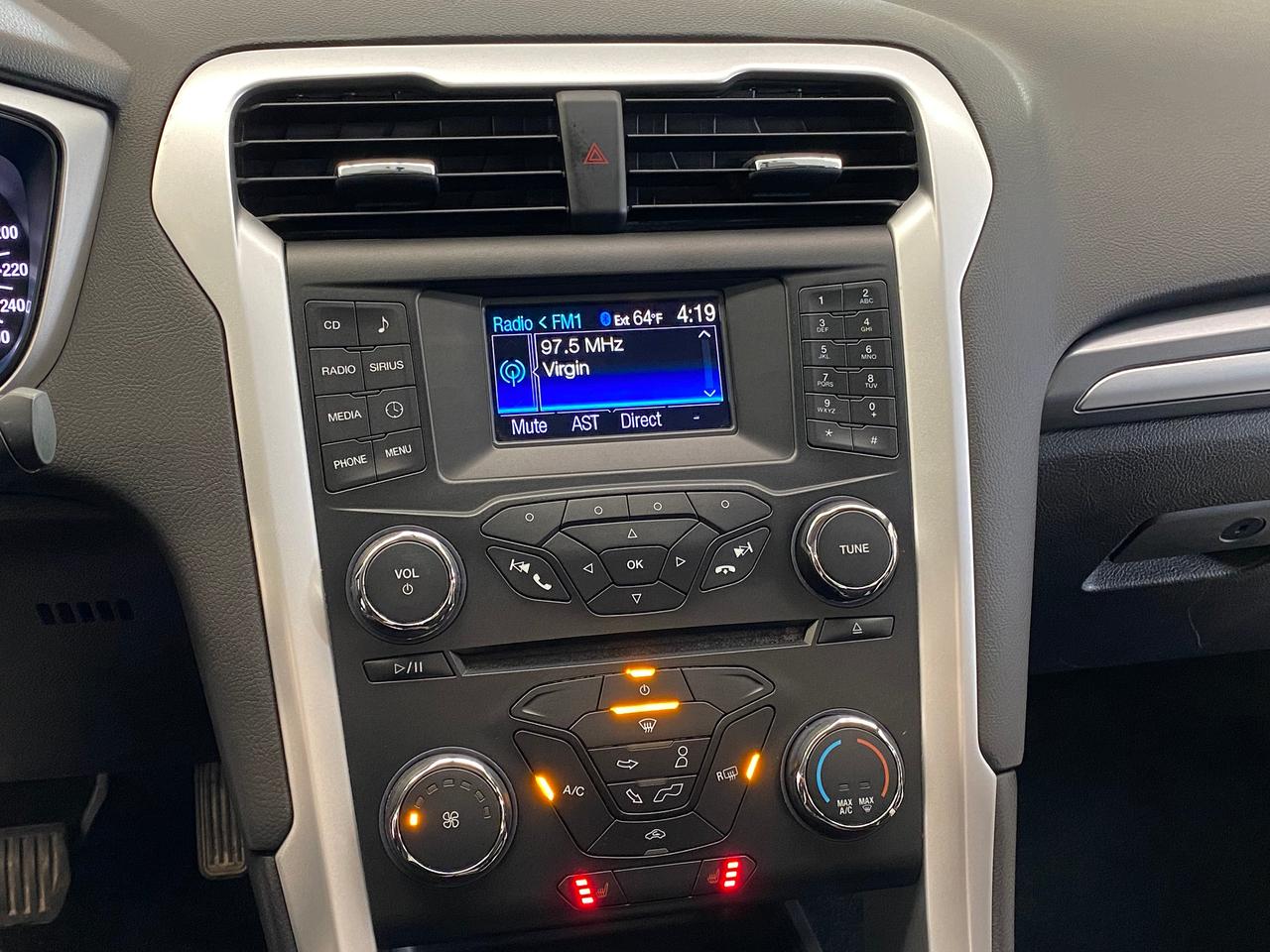 2013 Ford Fusion SE+Bluetooth+Heated Seats+A/C+Sunroof Photo