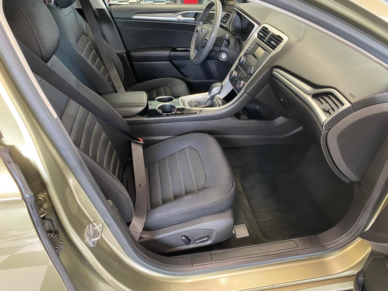2013 Ford Fusion SE+Bluetooth+Heated Seats+A/C+Sunroof Photo