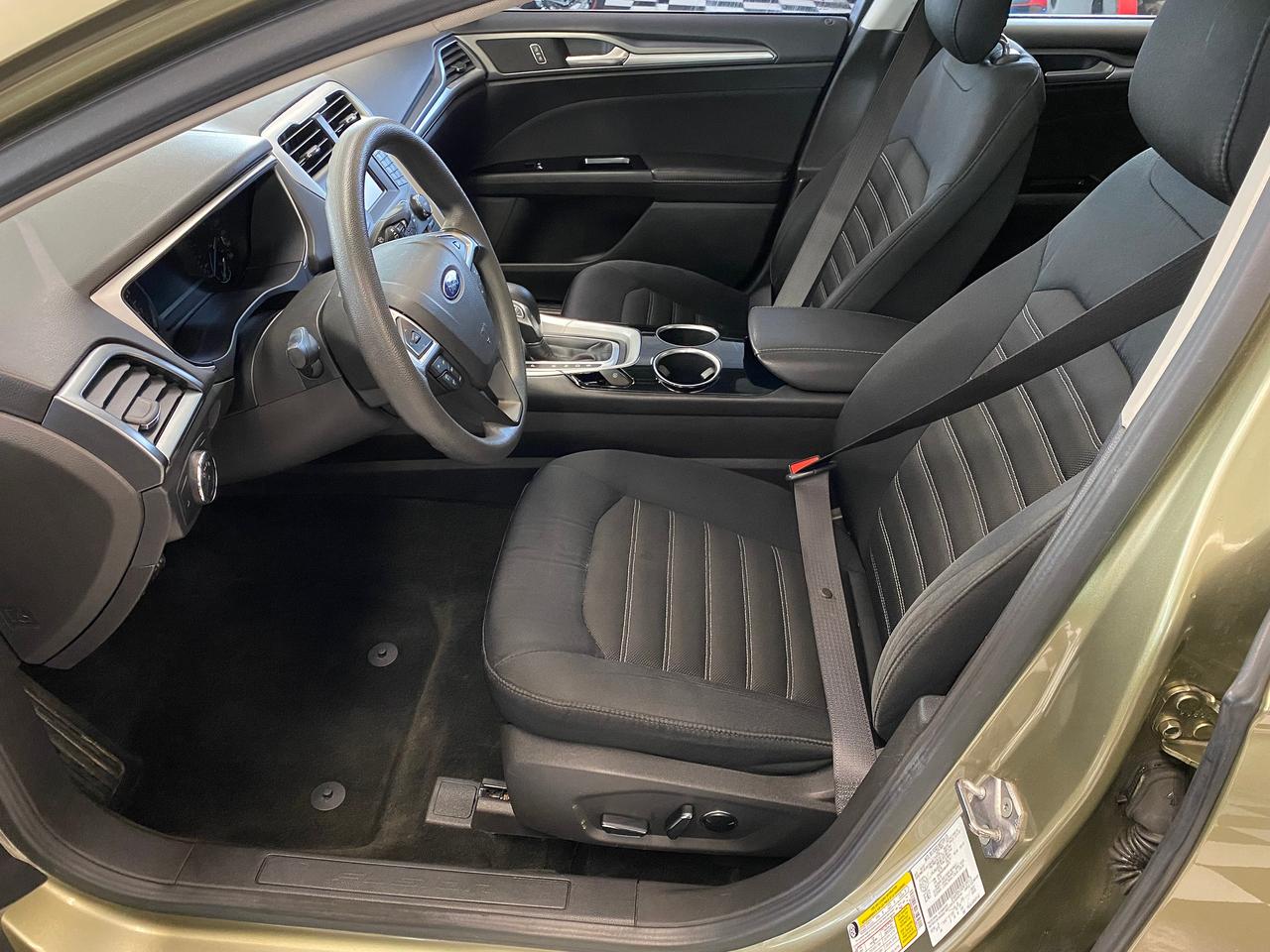 2013 Ford Fusion SE+Bluetooth+Heated Seats+A/C+Sunroof Photo
