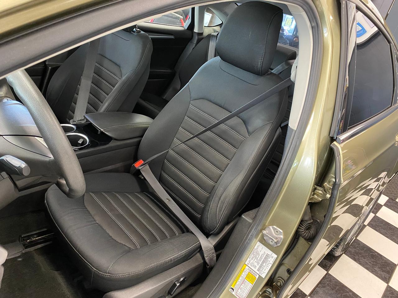 2013 Ford Fusion SE+Bluetooth+Heated Seats+A/C+Sunroof Photo